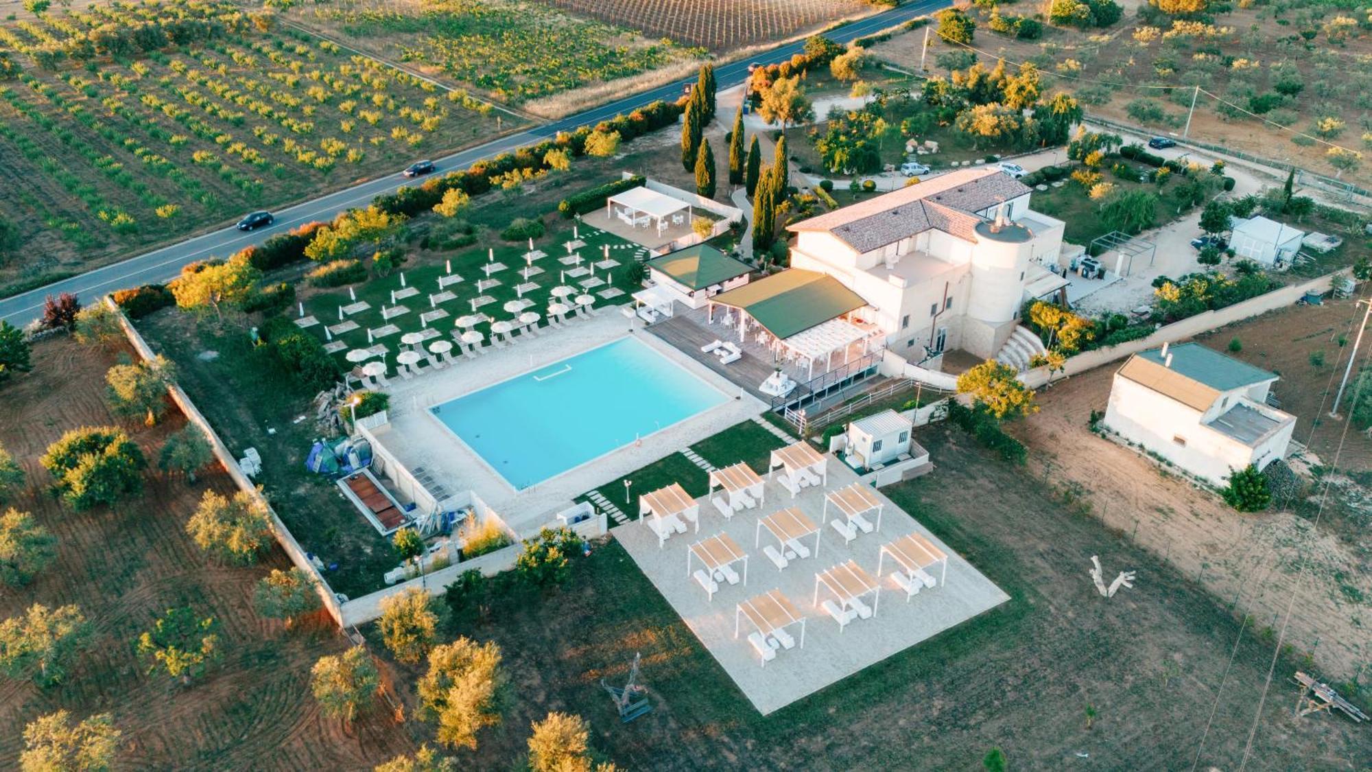 Zyra Garden Club Bed & Breakfast Acquaviva delle Fonti Eksteriør bilde