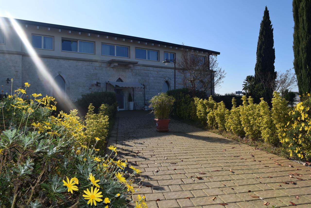 Zyra Garden Club Bed & Breakfast Acquaviva delle Fonti Eksteriør bilde