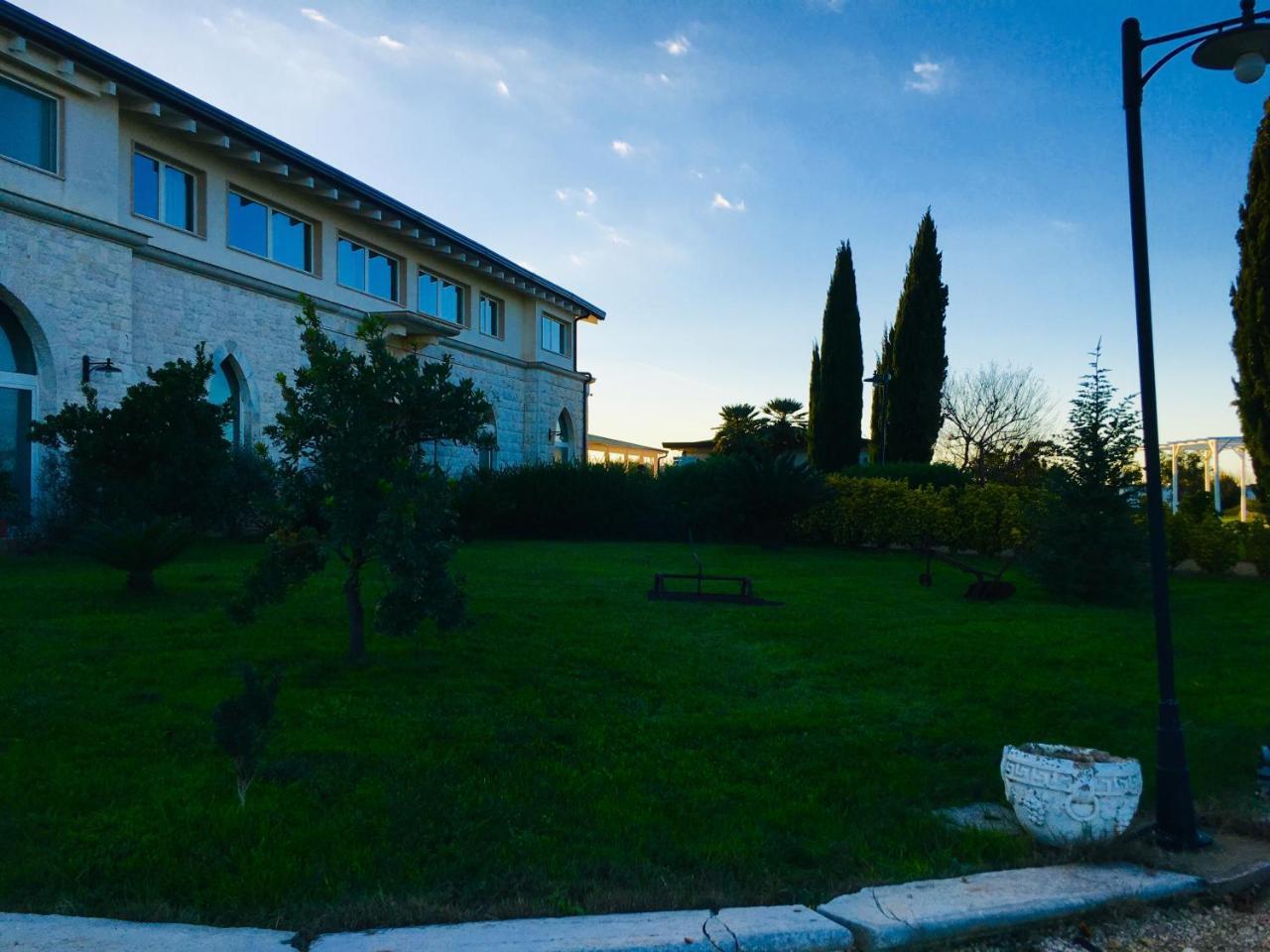 Zyra Garden Club Bed & Breakfast Acquaviva delle Fonti Eksteriør bilde